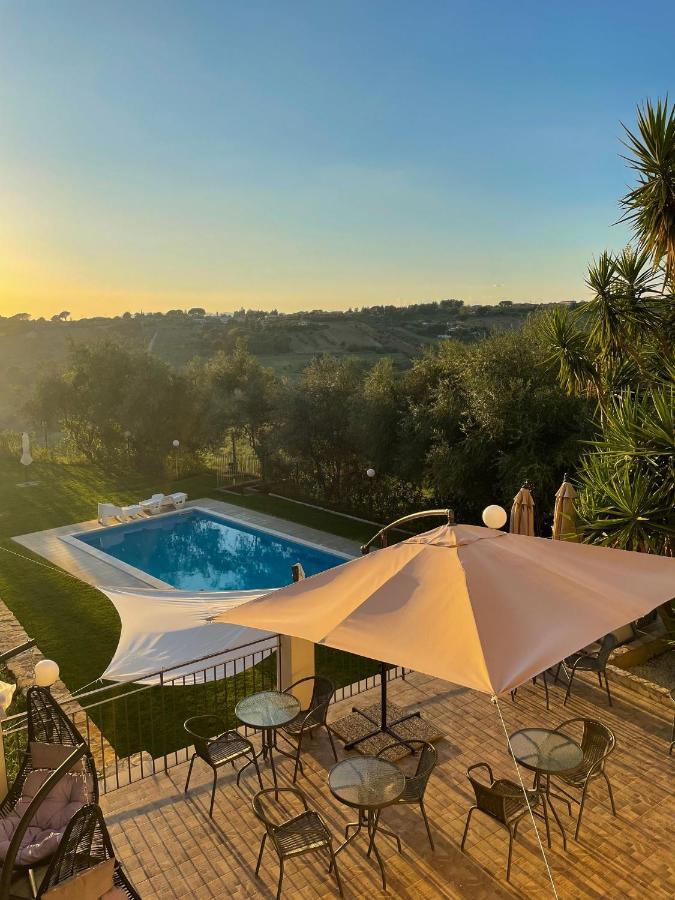 Villa Aurora كالتاجيروني المظهر الخارجي الصورة