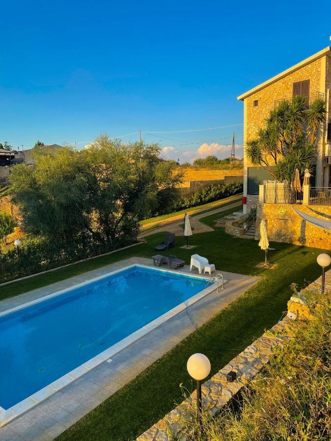 Villa Aurora كالتاجيروني المظهر الخارجي الصورة